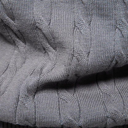 Pull en coton brodé, col ras du cou, avec motif torsadé classique